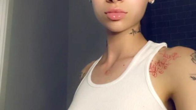 Bhad Bhabie handjob
